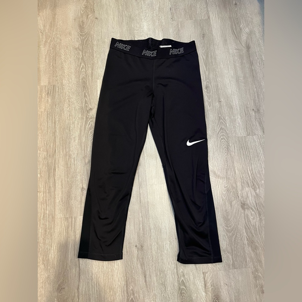 Nike Capri Leggings | Size Medium